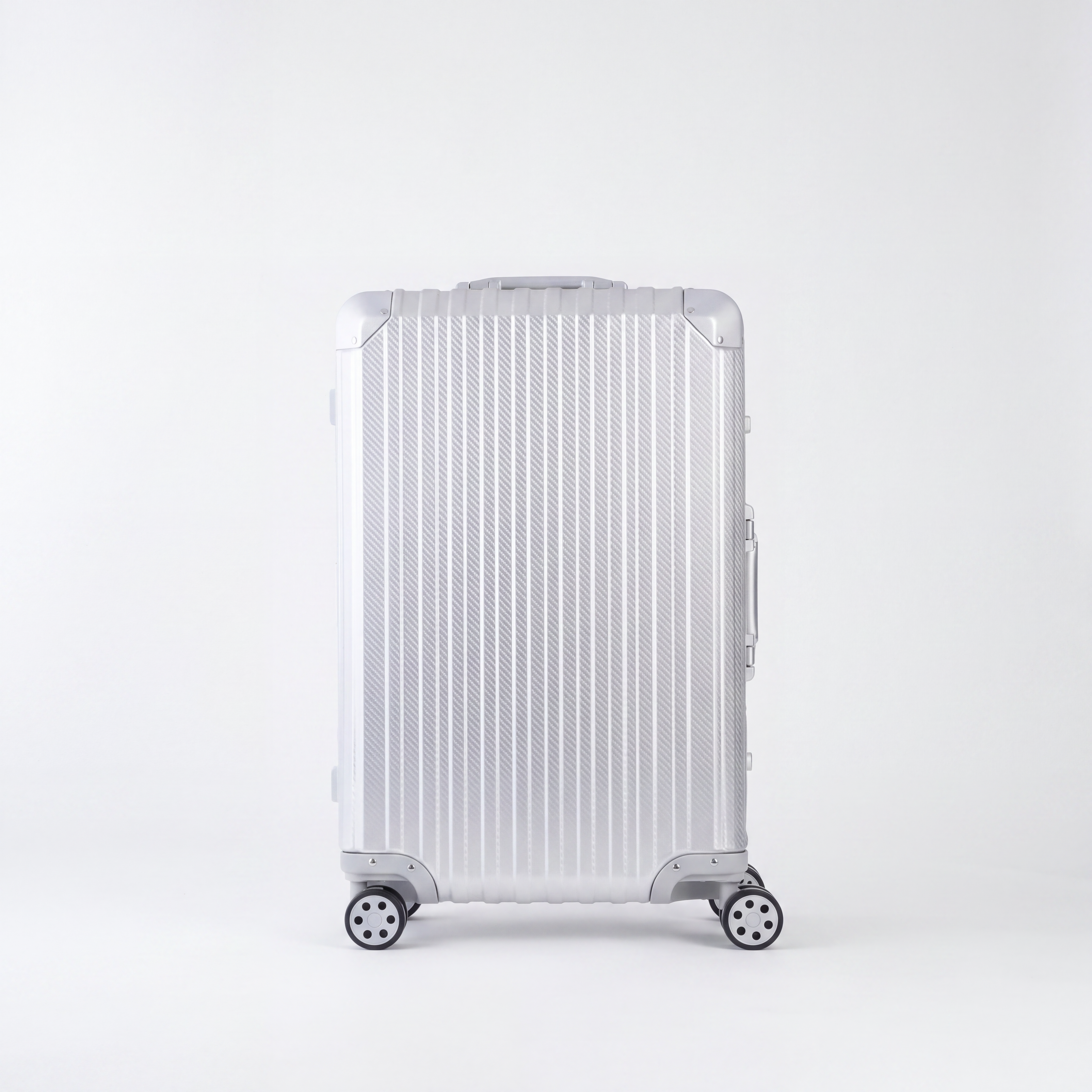 The Atlas Aluminium Luggage — Silver