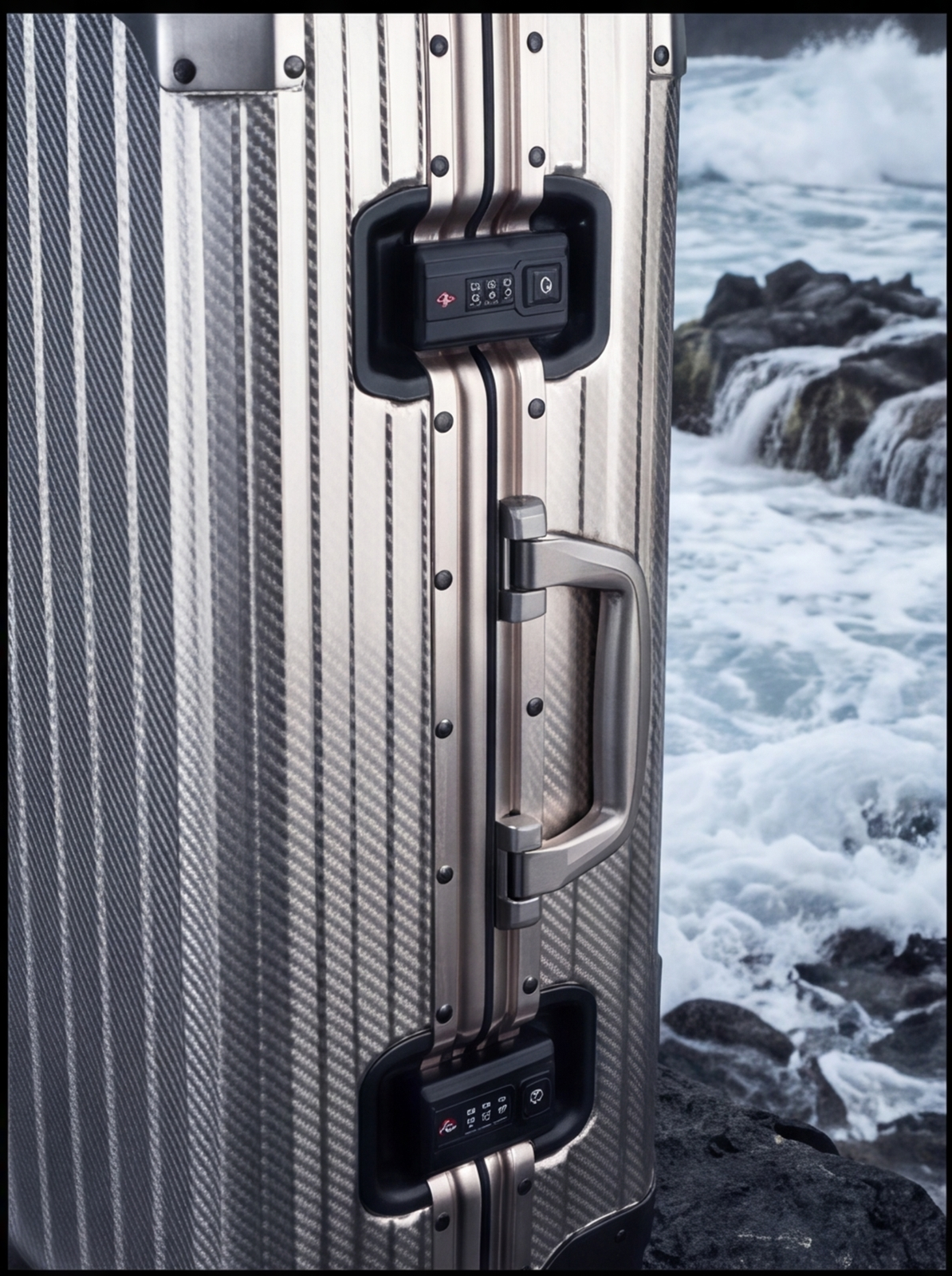 The Atlas Aluminium Luggage — Champagne